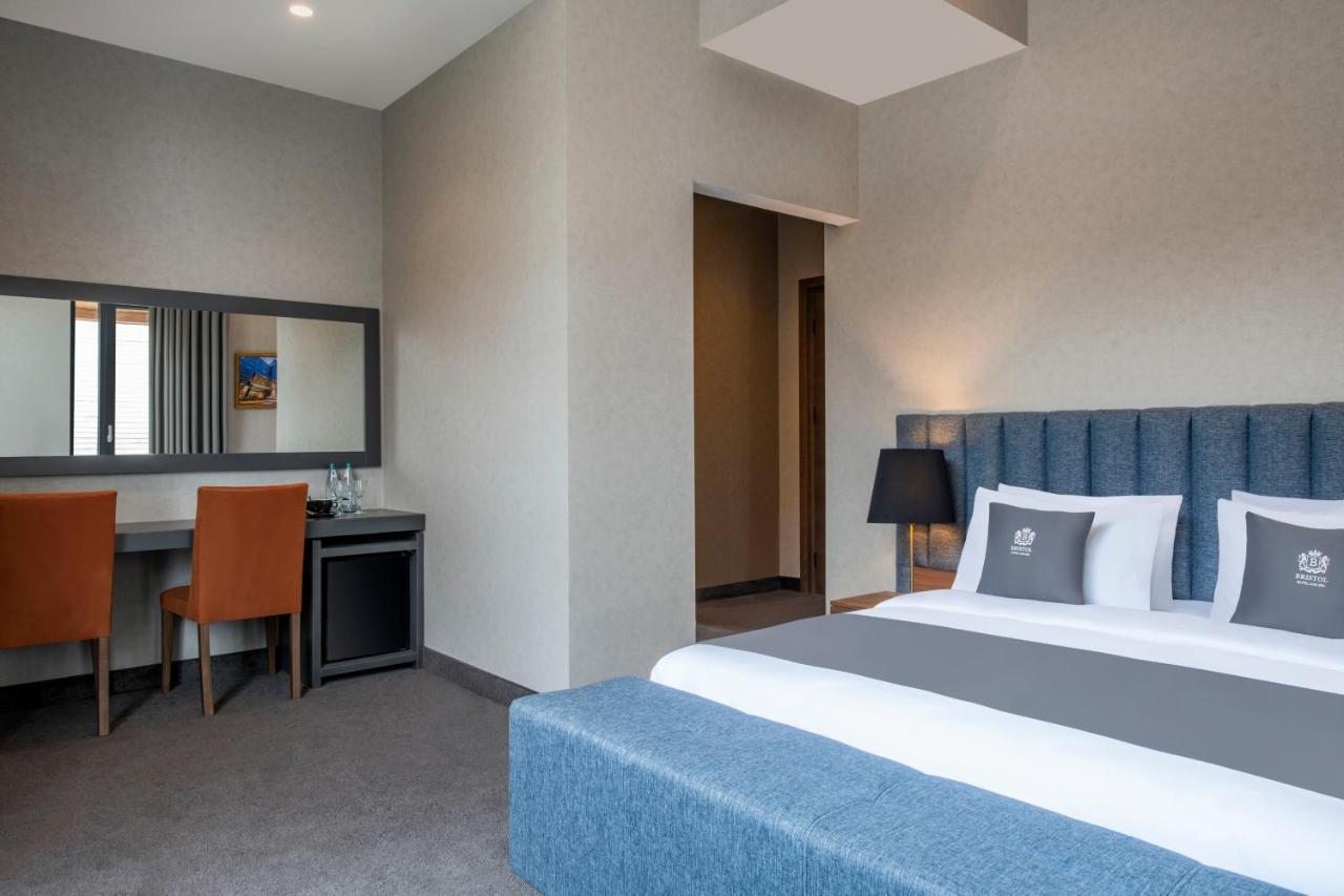 Bristol Hotel And Spa バクリアニ エクステリア 写真