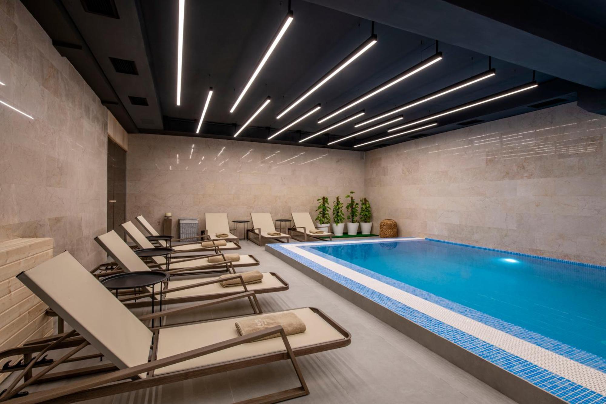Bristol Hotel And Spa バクリアニ エクステリア 写真